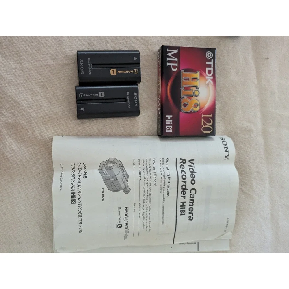 Sony Handycam Vision CCD-TRV68 Hi8 Camcorder NightShot 460x Zoom Bundle Working